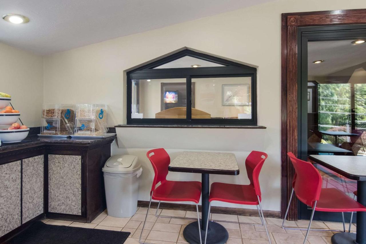 Econo Lodge Pittsburgh I-79 Dış mekan fotoğraf