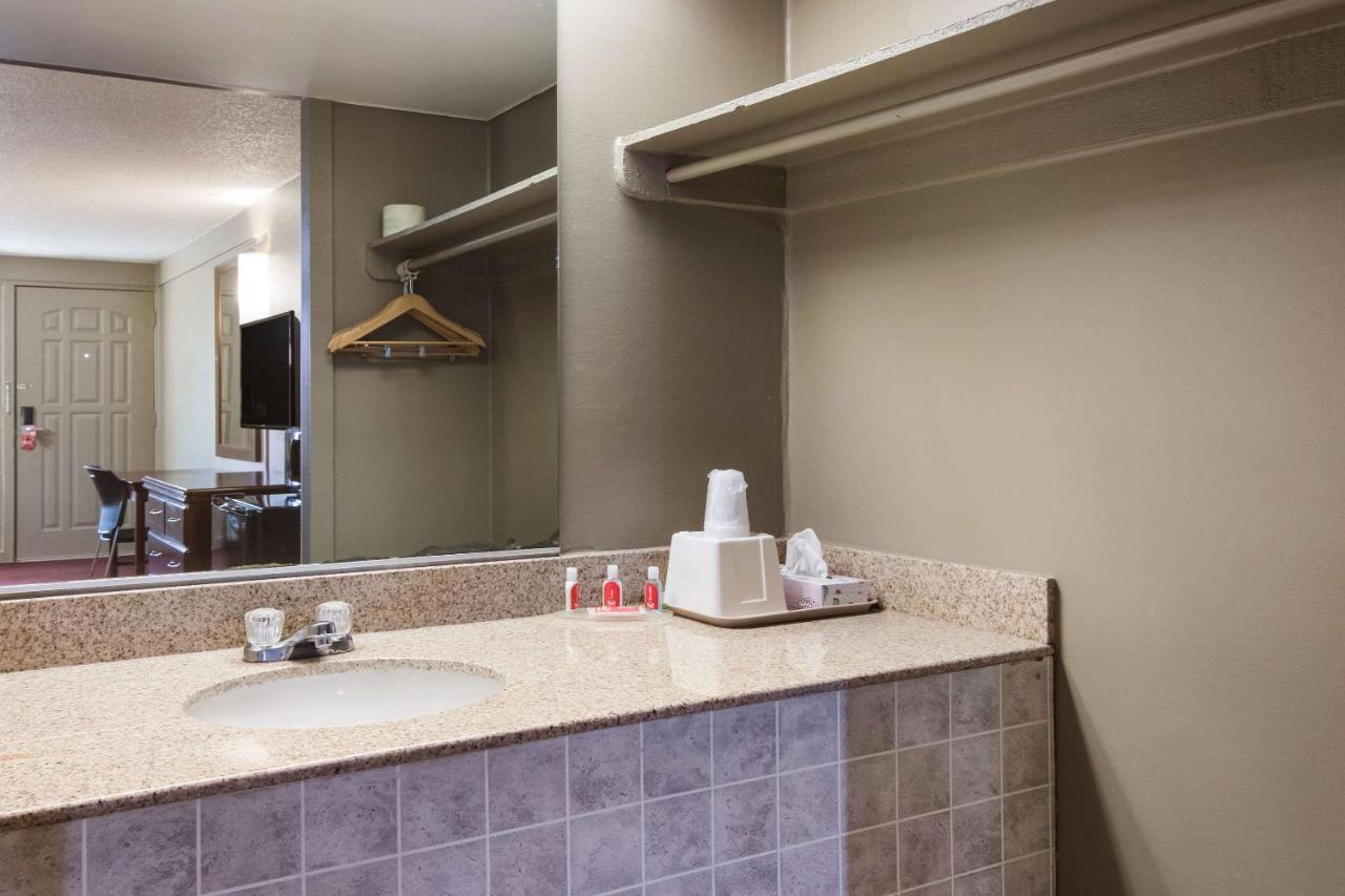Econo Lodge Pittsburgh I-79 Dış mekan fotoğraf